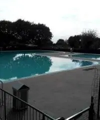 Una piazzola di mq 70 con roulotte al prezzo di € 2.000