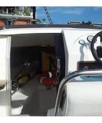 Bellissimo scafo americano di circa metri 6.