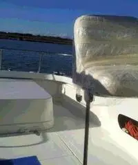 barca a motore BERTRAM 25 cabin express anno 1965 lunghezza mt 8