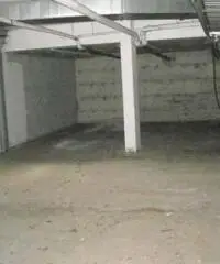 Posto auto coperto in Vendita