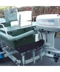 Barca tipo Shark 460 / Carolina Skiff 16