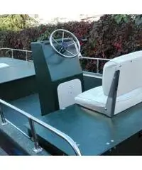 Barca tipo Shark 460 / Carolina Skiff 16