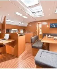 Noleggio barche a Castellammare di Stabia Media Ship Charter