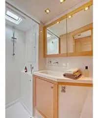 Noleggio barca catamarano in Grecia Media Ship Charter