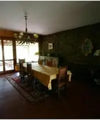 Vendita villa mq. 500 - Zona Mezzomonte