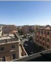 Chiavari : ultimo piano con vista mare, ampia metratura