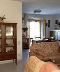 Vendita Cinque locali da 10mq con garage