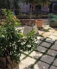 Vendita Cinque locali da 10mq con garage