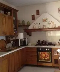 Vendita Cinque locali da 10mq con garage