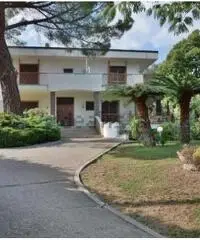 Vendita Villa in Strada Solaro