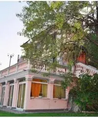 Vendita Villa in Via Edmondo de Amicis