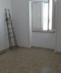 AMPIO QUADRILOCALE CON BOX E GIARDINETTO DI PERTINENZA