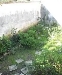 AMPIO QUADRILOCALE CON BOX E GIARDINETTO DI PERTINENZA