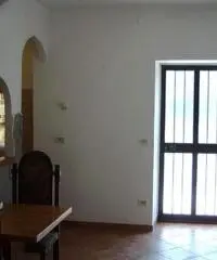 PRIVATO VENDE DIRETTAMENTE CASA INDIPENDENTE IN CENTRO PAESE