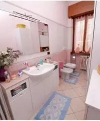 Arcore (MB): 3 Locali più servizi con cantina e poss.tà posto auto