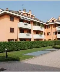 Vendita Bilocale in Via Fratelli Cervi, 11