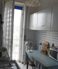 Villasanta(MB): 2 locali più servizi. Cantina e Balcone.