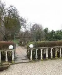 Vendita Villa da 345mq con due garage