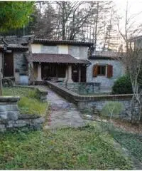 SPLENDIDO RUSTICO IN SASSO RISTRUTTURATO RECENTEMENTE E GIARDINO