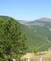 Antico Casale in posizione panoramica in una frazione di Preci