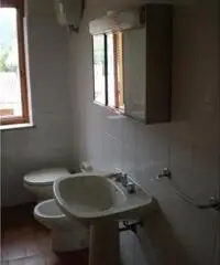 Grande casa indipendente di 200 mq  in una frazione a 9 km da Norcia