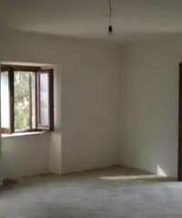 Grande villa nel comune di Preci di 400 mq e 6 ettari di terreno