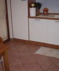 APPARTAMENTO di 4 vani e di 92 mq (CARMIGNANO)