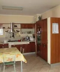 APPARTAMENTO di 4 vani e di 86 mq (PRATO)