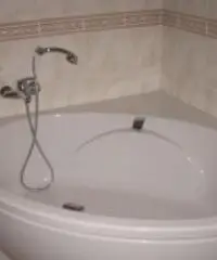 VILLA A SCHIERA di 6 vani e di 220 mq (POGGIO A CAIANO)