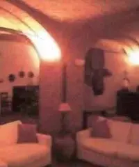 Stabile in Vendita a Romano Canavese