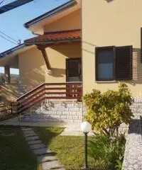 BELLA CASA INDIPENDENTE A NUOVO