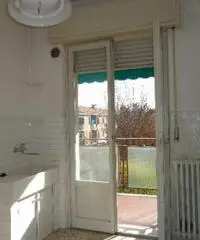 Centro città: Vendita Cinque locali in Via Girolamo Crescentini