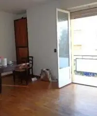 Centro città: Vendita Trilocale in Via della Robbia Luca