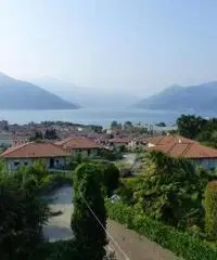 Appartamento con giardino vista lago