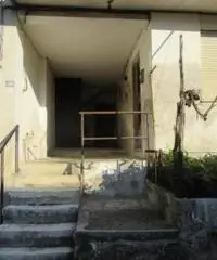 Vendita Casa indipendente in Via Grumetto, 12