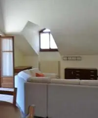 Mansarda in Affitto a 450