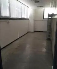 Affitto Capannone in Via Pontina Vecchia