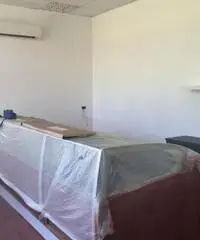 Affitto Laboratorio in Via  Via delle Grotte , 25