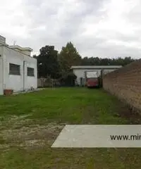 Affitto Laboratorio in via del Tridente,13