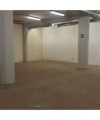 Affitto Magazzino in Via Lucrezia Romana