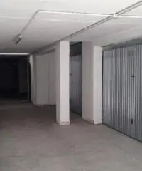 Affitto Magazzino in Via Frosinone, 4