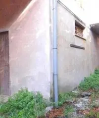 Affitto Magazzino in Via Orlando Ferrazza