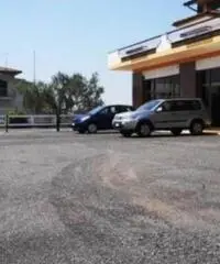 Affitto Magazzino in via Tiberina