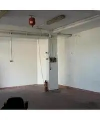 Affitto Magazzino in vicolo della Mola, 18