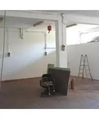 Affitto Magazzino in vicolo della Mola, 18