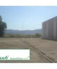 Bagni Di Tivoli: Affitto Capannone in Via Nazionale Tiburtina