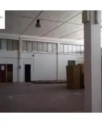 Bagni Di Tivoli: Affitto Capannone in Via del Barco