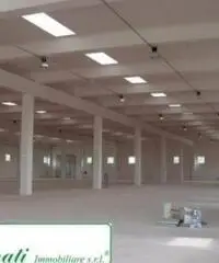 Bagni Di Tivoli: Affitto Magazzino da 1326mq