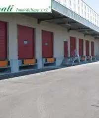 Bagni Di Tivoli: Vendita Capannone in Via Tiburtina Valeria