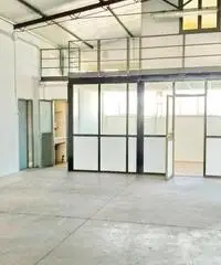 Capannone commerciale 180 m² a Monterotondo Scalo (Rm)